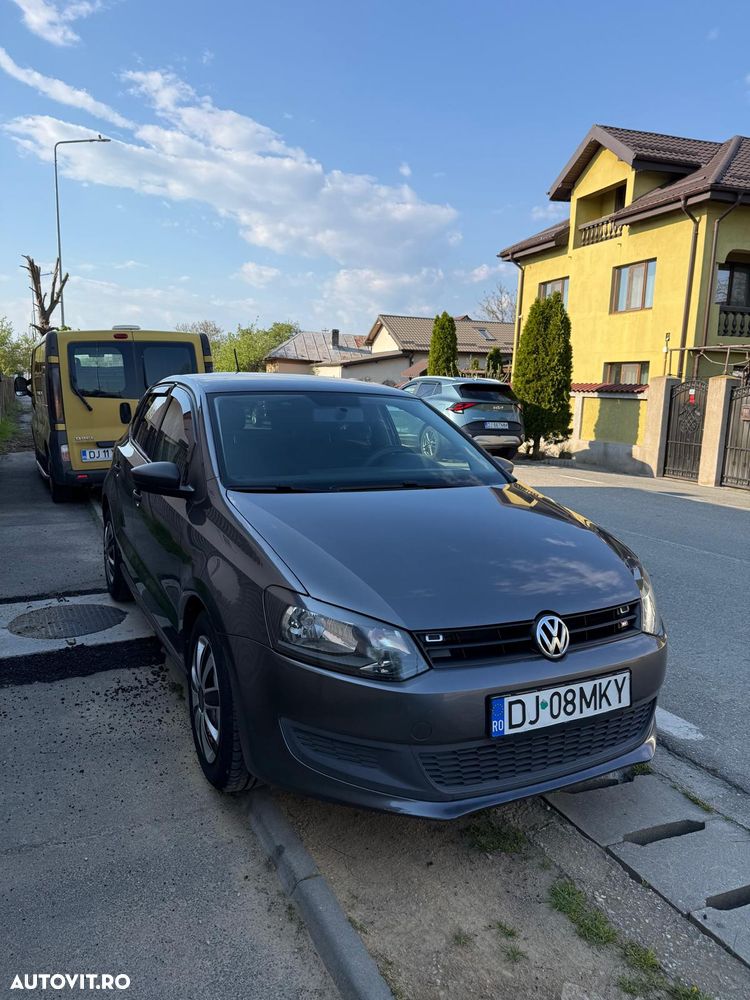 Volkswagen Polo 1.2 Attractive - 1