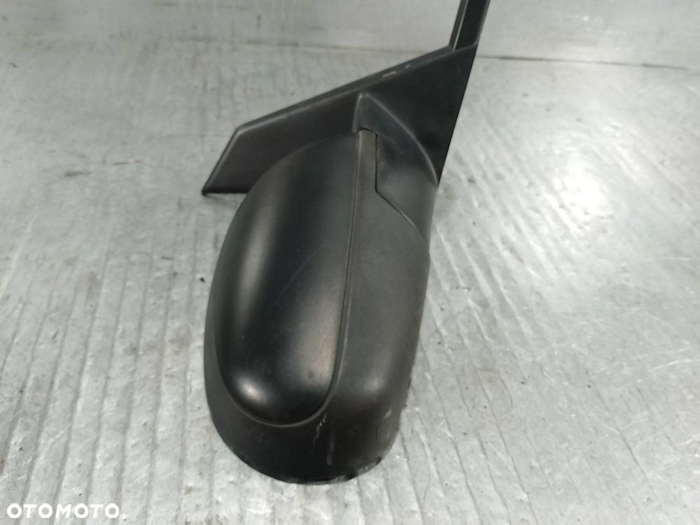LUSTERKO PRAWE MITSUBISHI COLT VI - 3