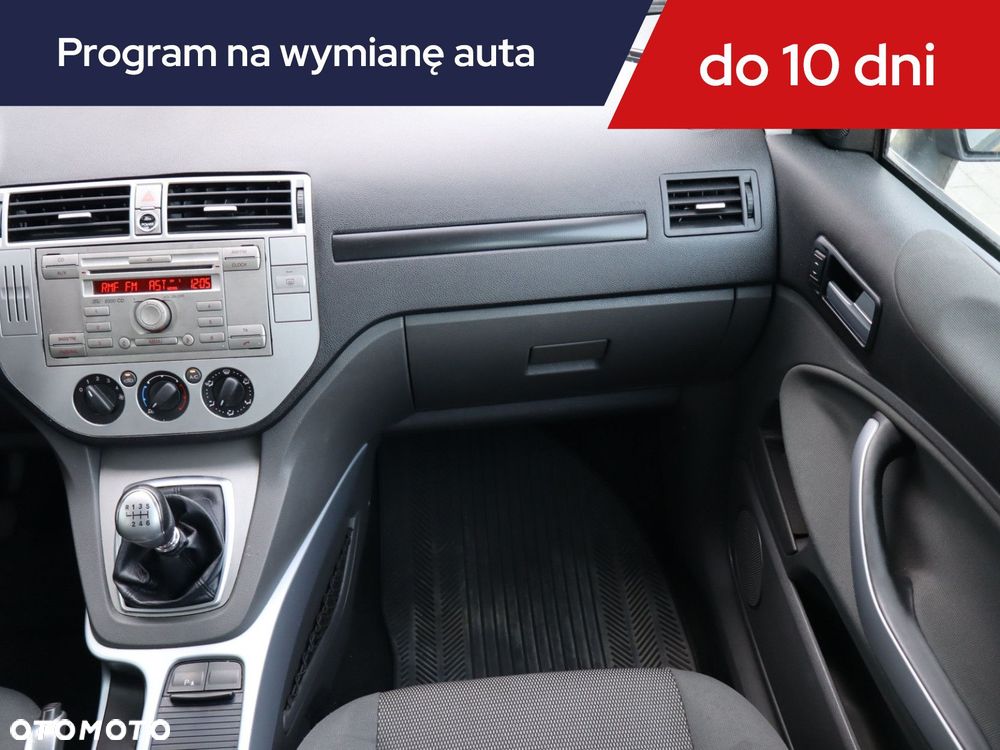Ford Kuga - 10