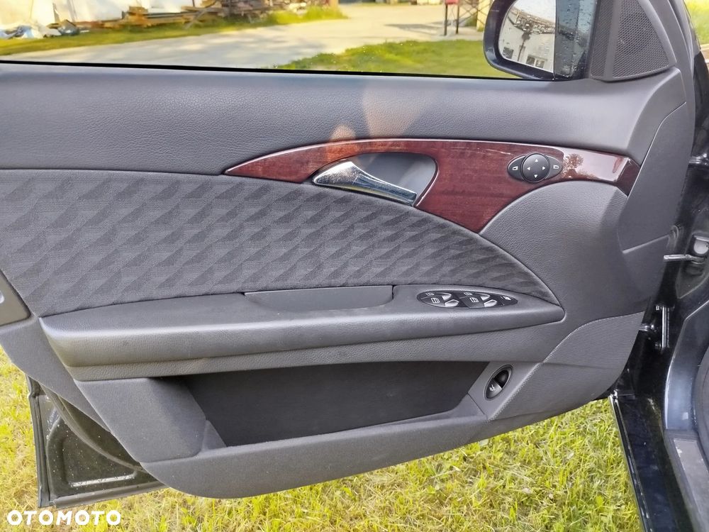 Mercedes-Benz Klasa E 200 CDI Classic - 3