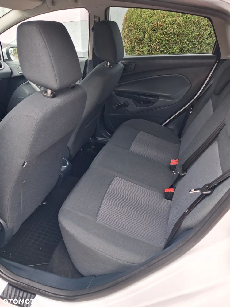 Ford Fiesta - 9