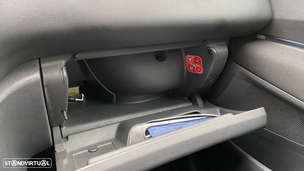 Peugeot 3008 1.6 HDi Executive CMP6 - 20