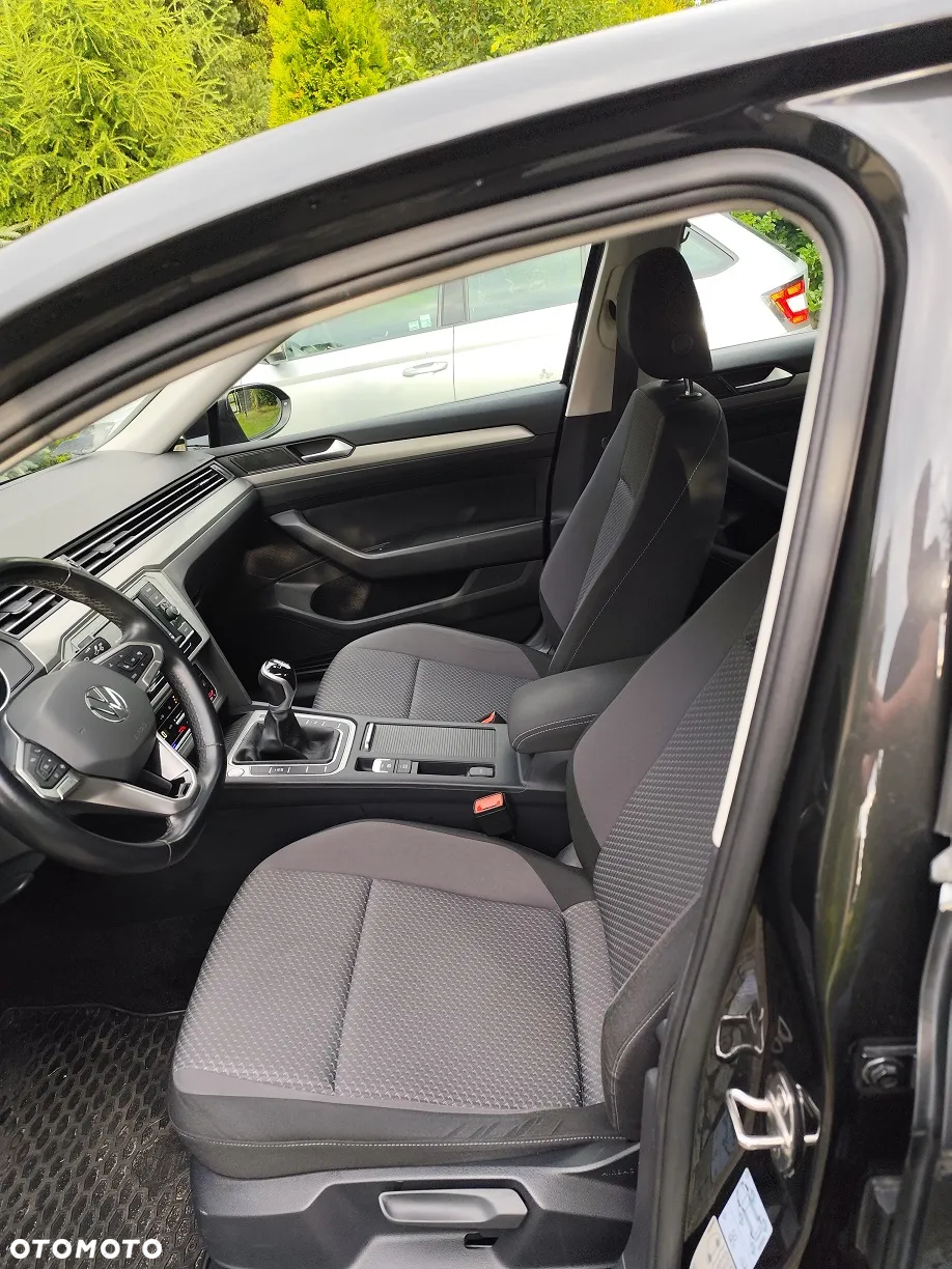 Volkswagen Passat - 19