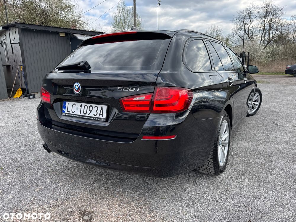 BMW Seria 5 528i xDrive Sport-Aut Modern Line - 4