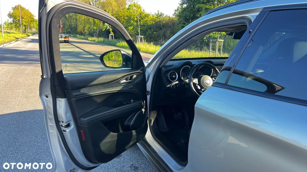 Alfa Romeo Stelvio - 5