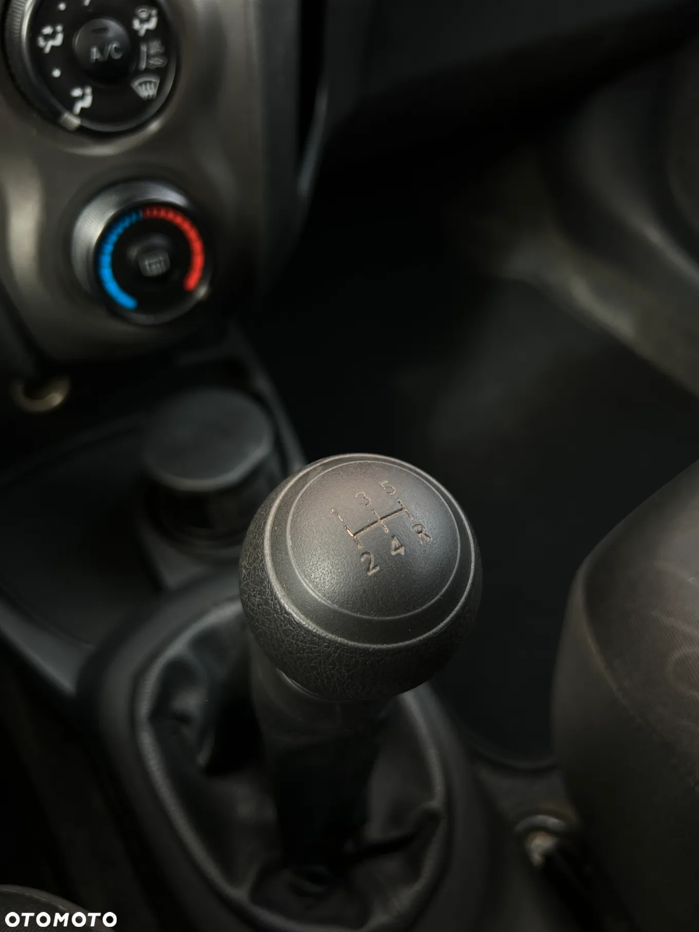 Toyota Yaris - 24