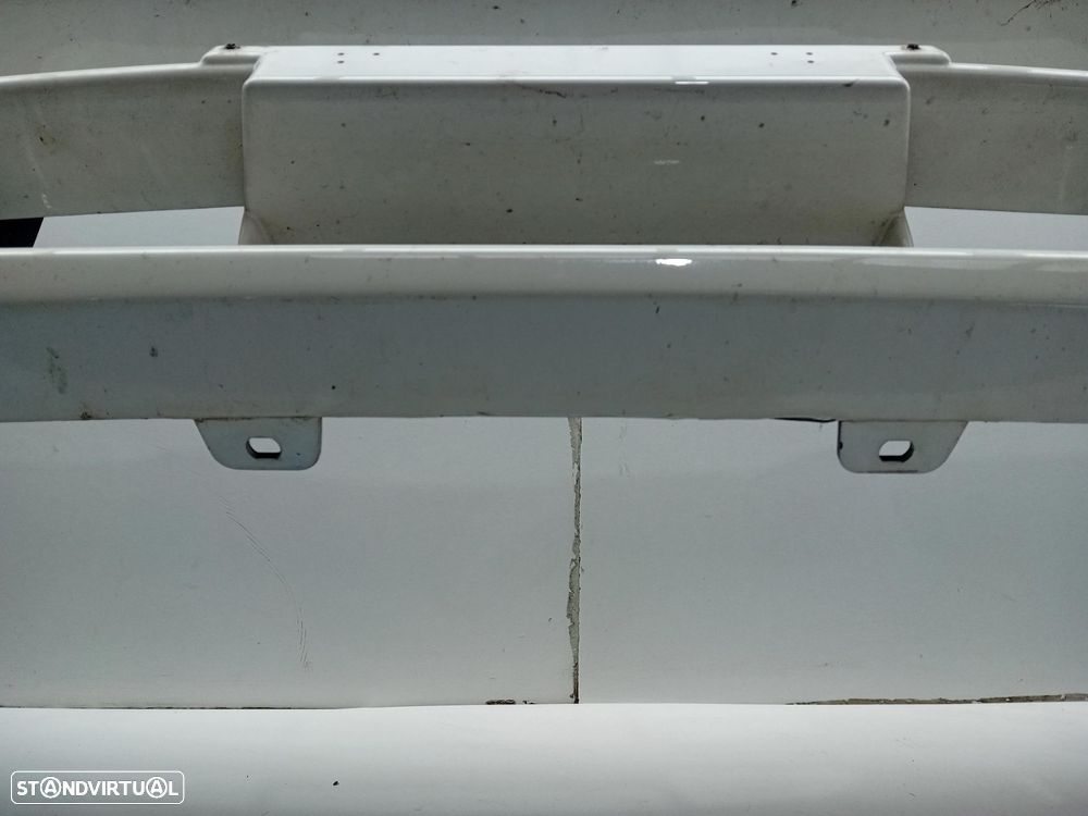 Pára-choques frente HYUNDAI H100 - 6
