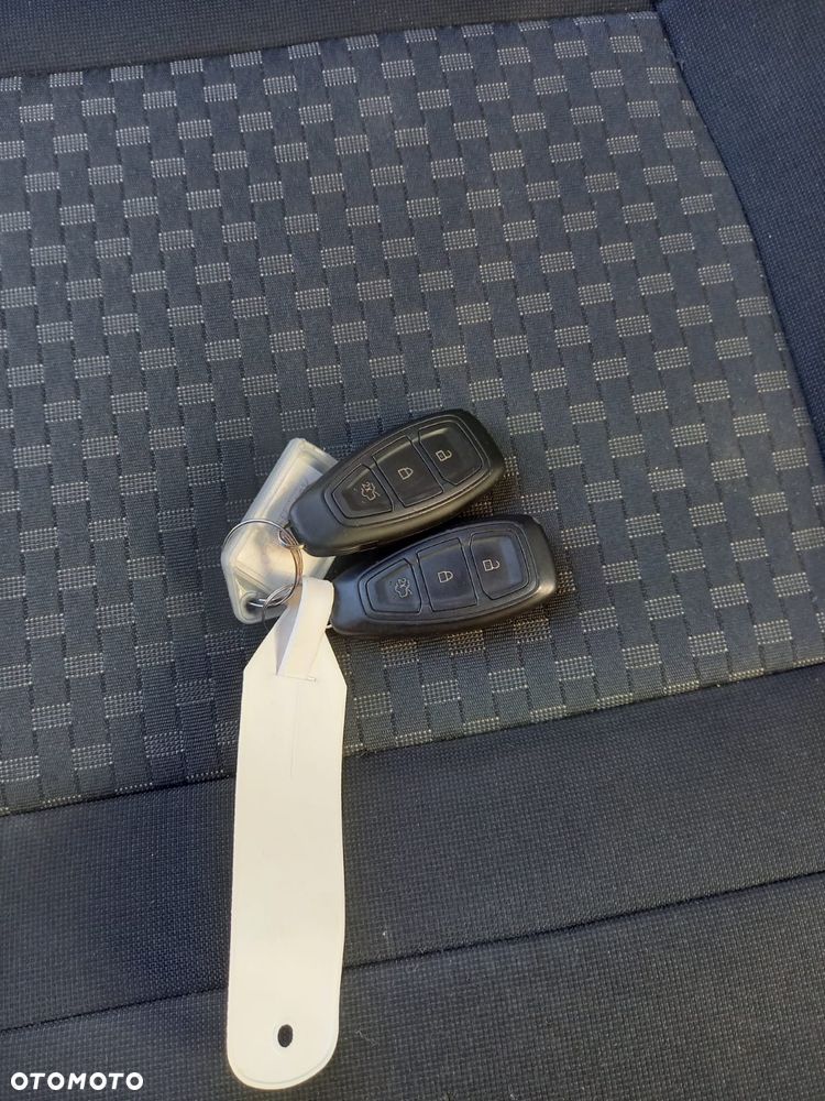 Ford Kuga - 23
