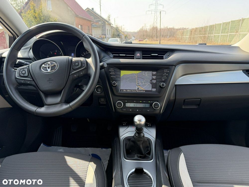 Toyota Avensis - 9
