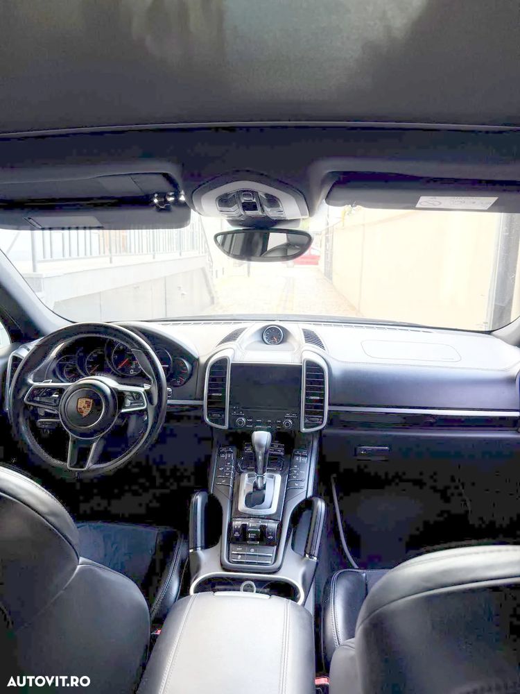 Porsche Cayenne Platinum Edition - 9