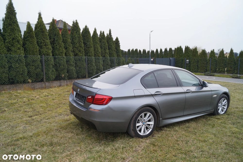 BMW Seria 5 520d - 32