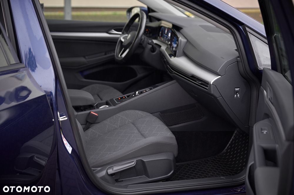 Volkswagen Golf VIII 2.0 TDI Life DSG - 24