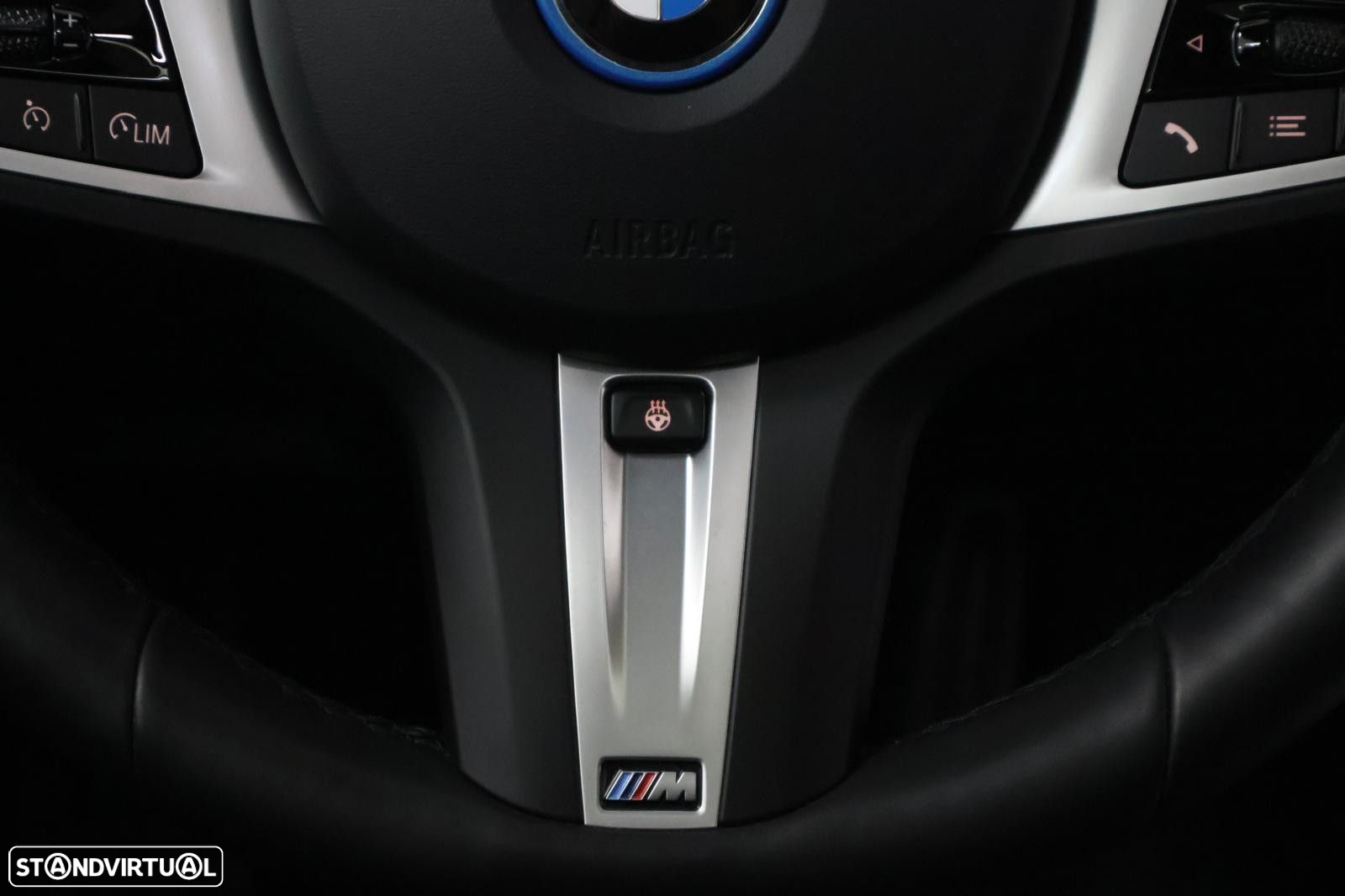BMW 330 e Touring Pack Desportivo M Pro Auto - 24