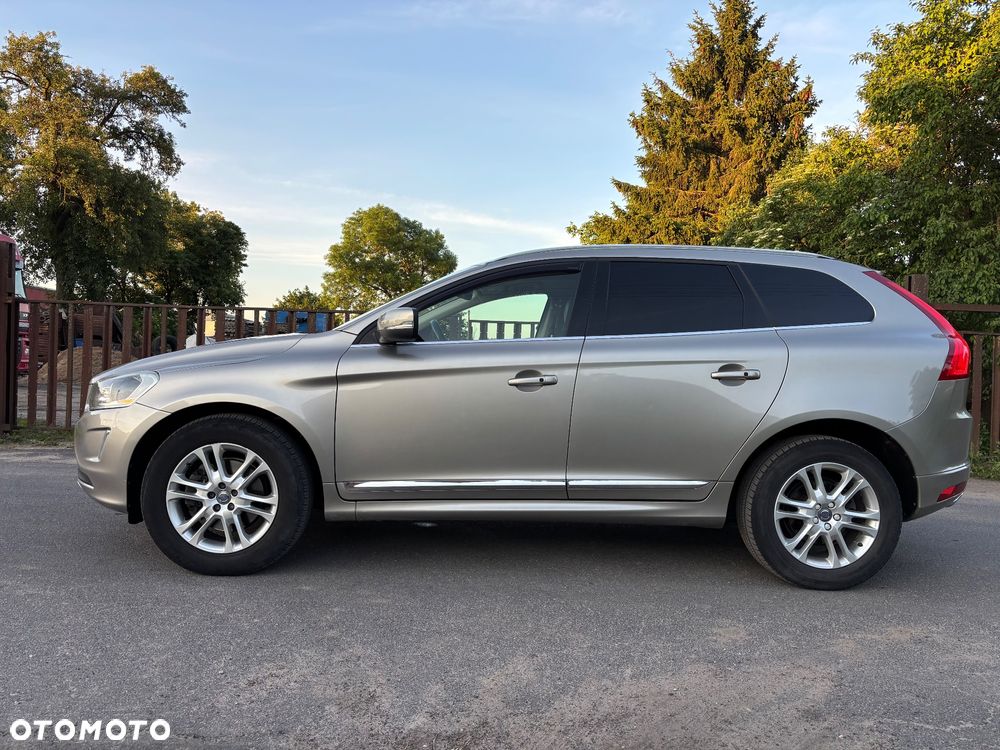 Volvo XC 60 B5 B AWD Essential - 4