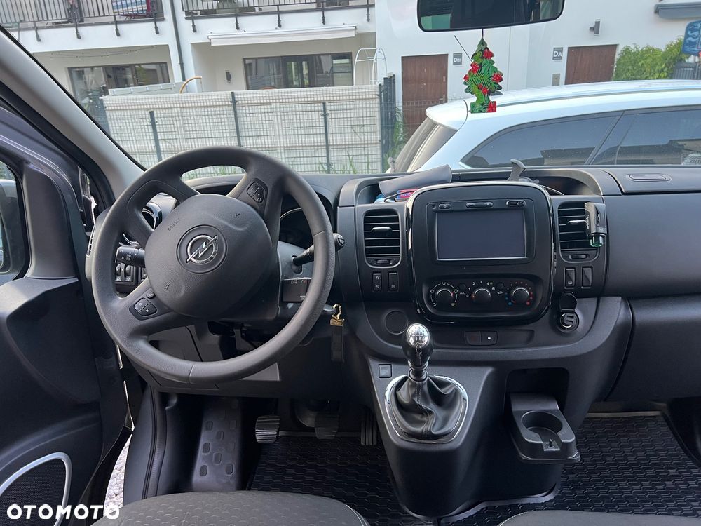 Opel Vivaro - 11