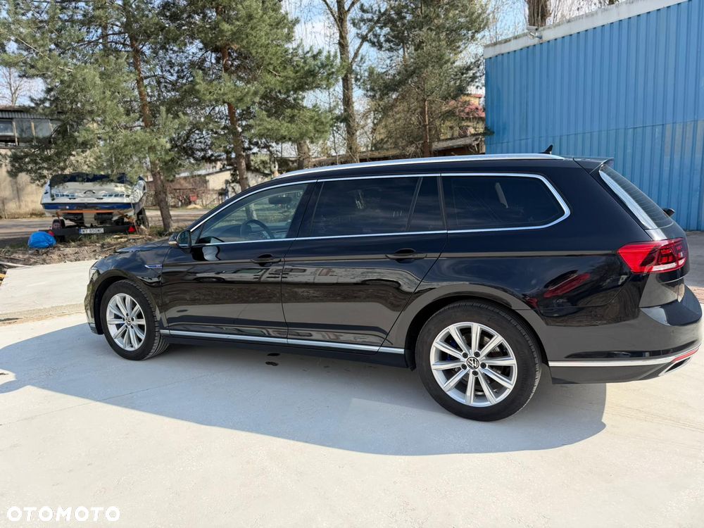 Volkswagen Passat - 2