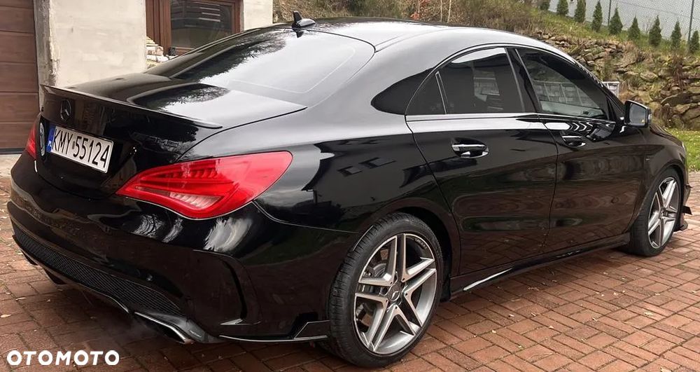 Mercedes-Benz CLA 45 AMG 4-Matic - 8