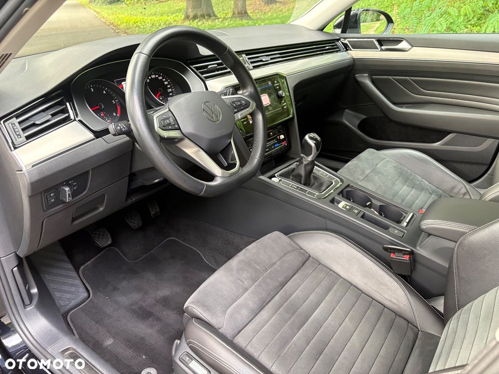 Volkswagen Passat - 8