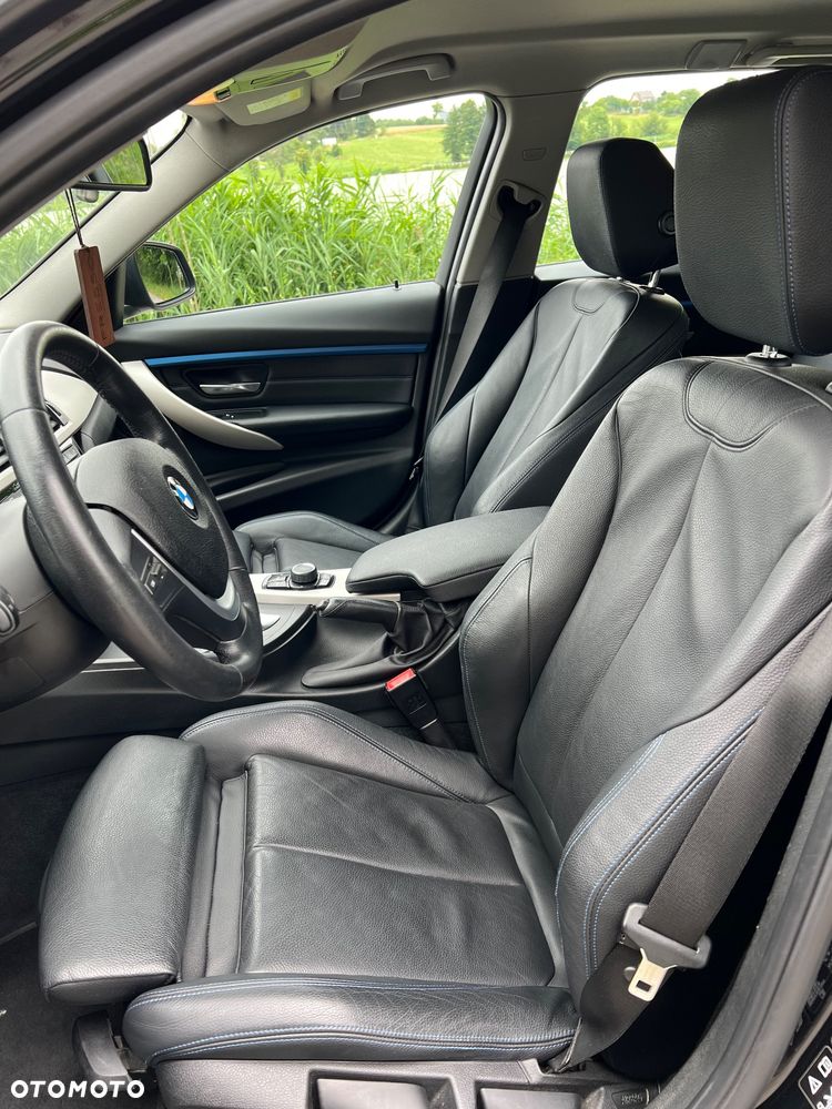 BMW Seria 3 320d xDrive Advantage sport - 13