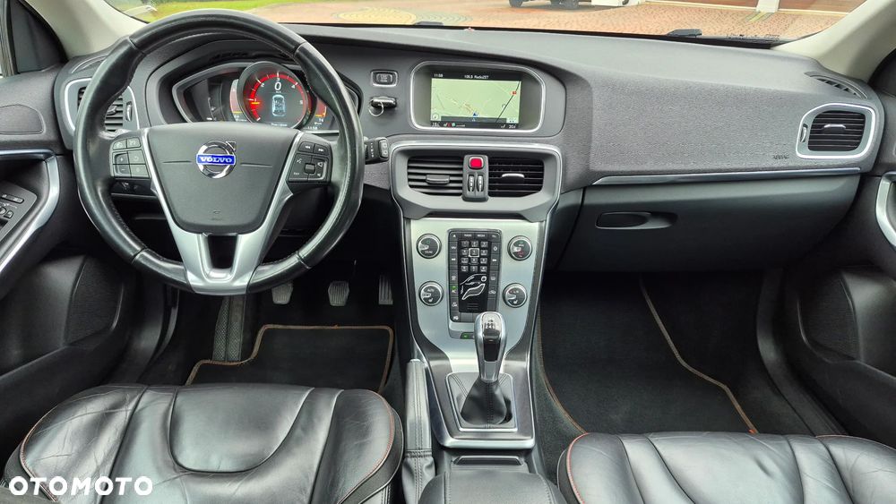 Volvo V40 D4 Ocean Race - 8
