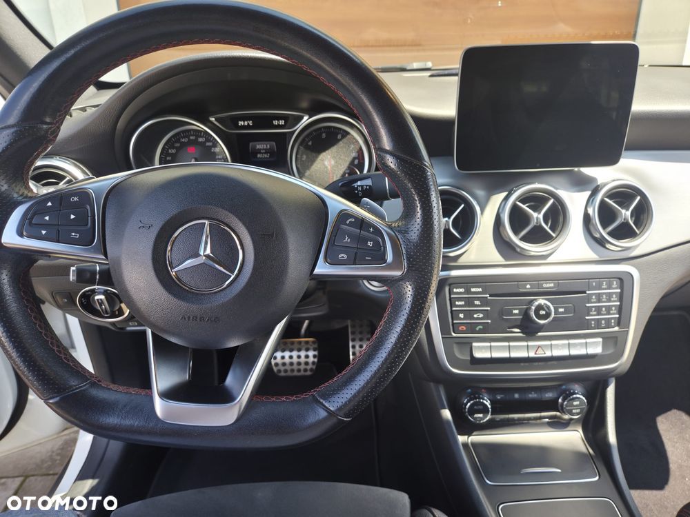 Mercedes-Benz GLA 200 7G-DCT AMG Line - 10