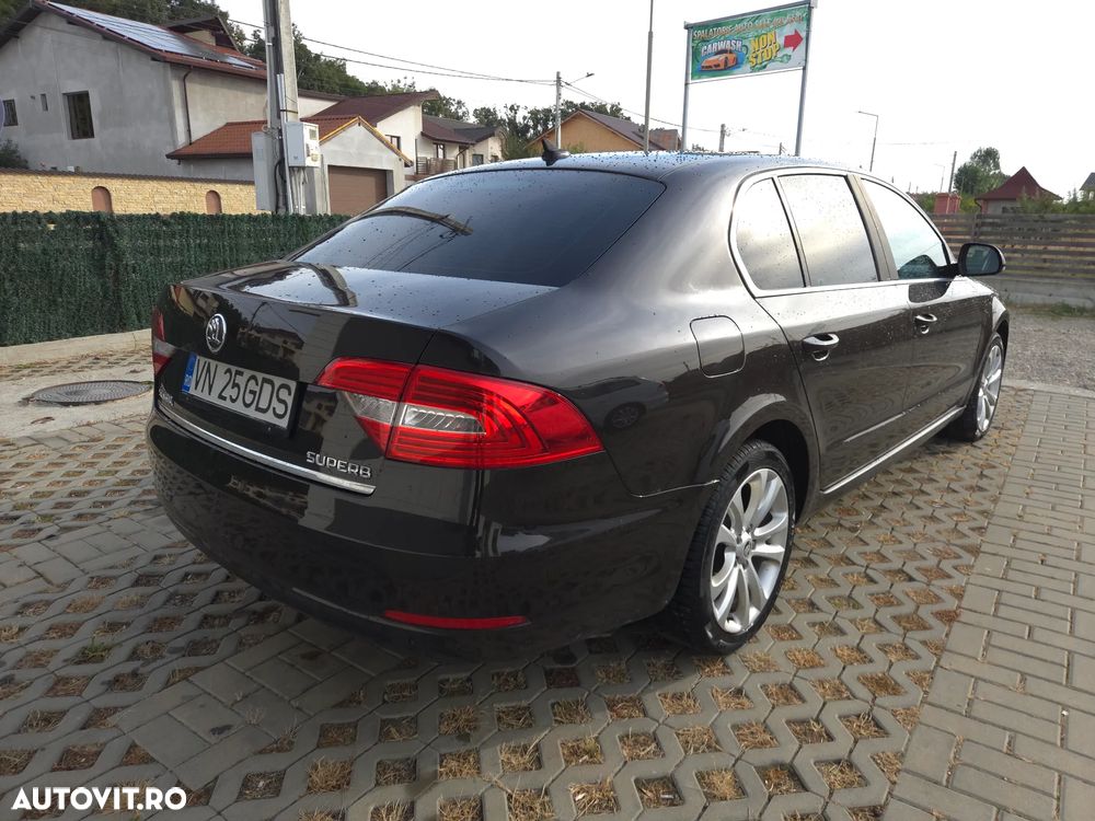 Skoda Superb 2.0 TDI Ambition DSG - 6