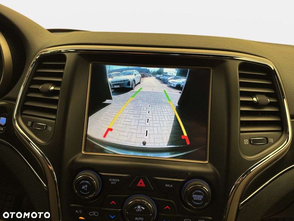 Jeep Grand Cherokee - 19