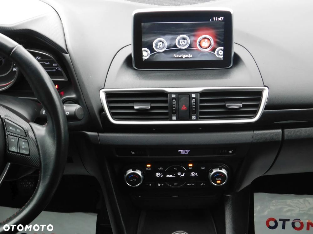 Mazda 3 - 8