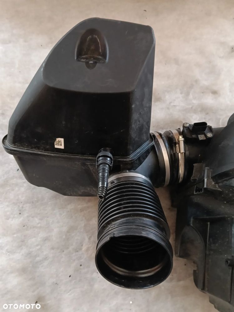 OBUDOWA FILTRA POWIETRZA  REZONATOR BMW G60 G61 G68 BENZYNA 5A1BC40 - 6