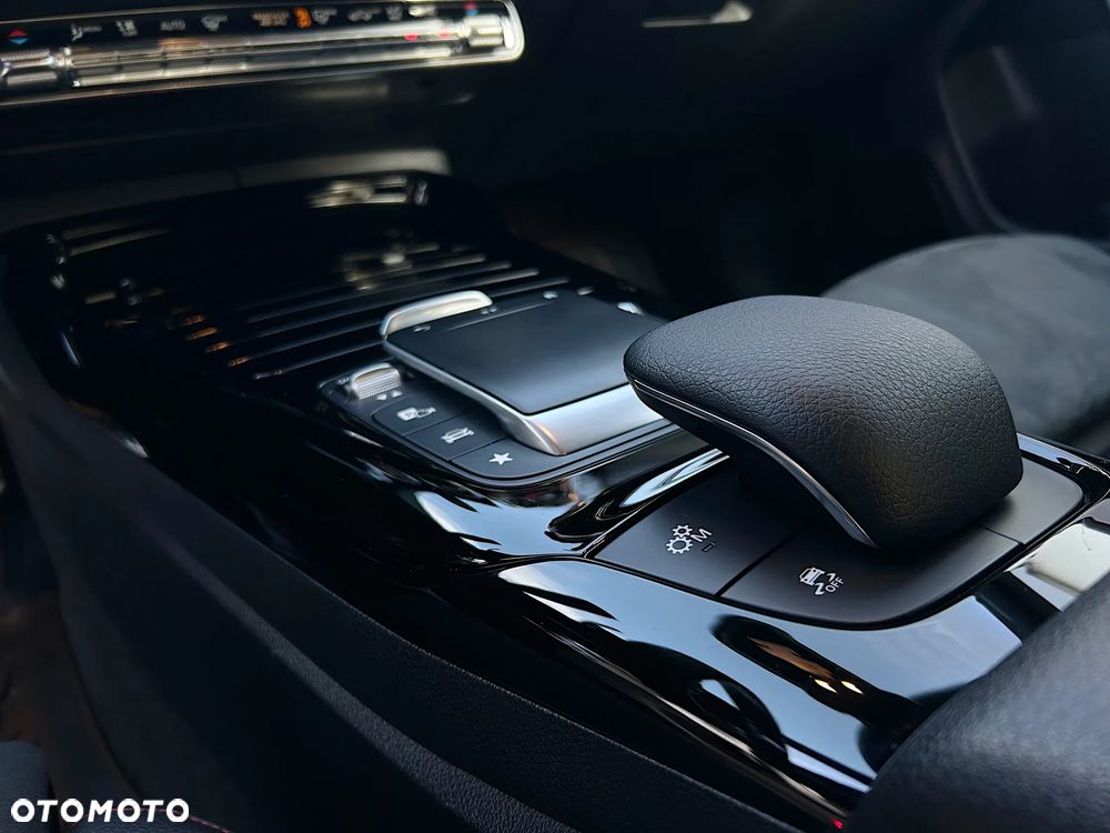 Mercedes-Benz CLA - 27