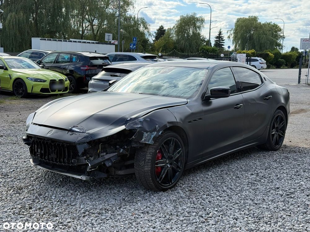 Maserati Ghibli GranSport - 12