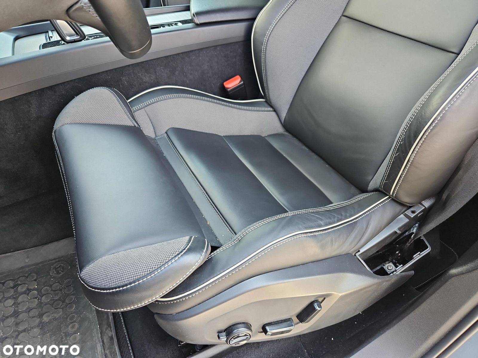 Volvo XC 60 B4 B R-Design - 16