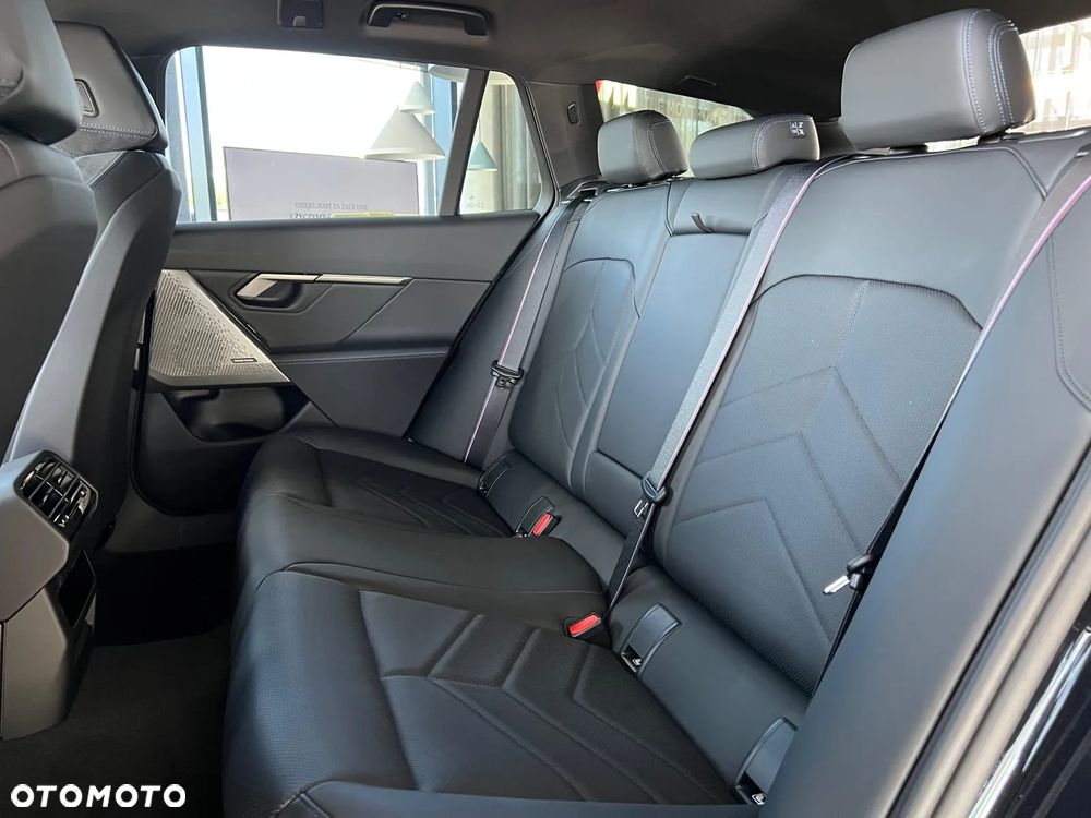 BMW Seria 5 520i mHEV - 28