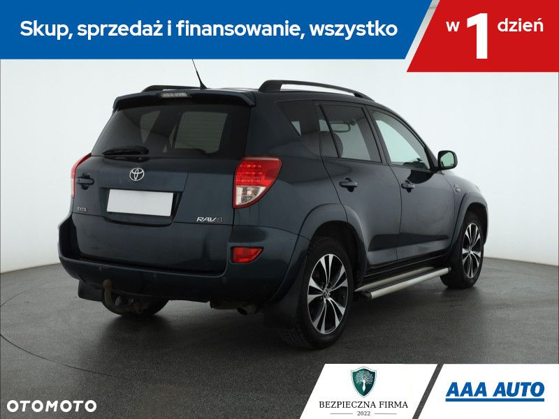 Toyota RAV4 - 6