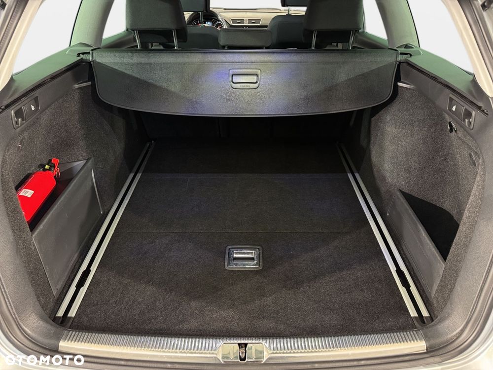 Volkswagen Passat Variant - 13