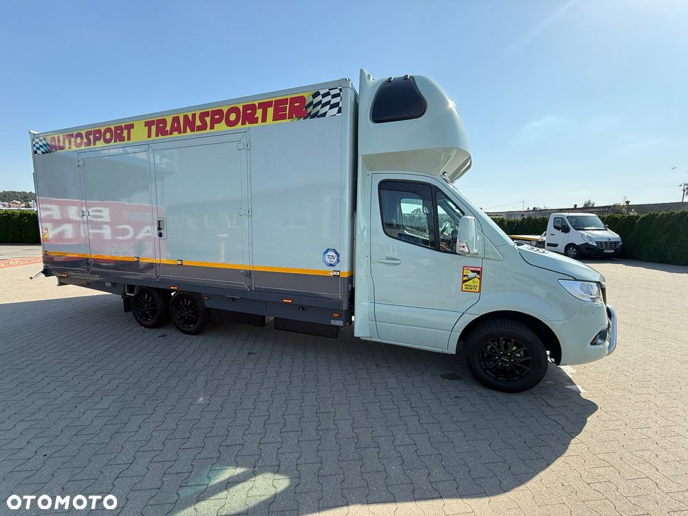 Mercedes-Benz Sprinter - 16