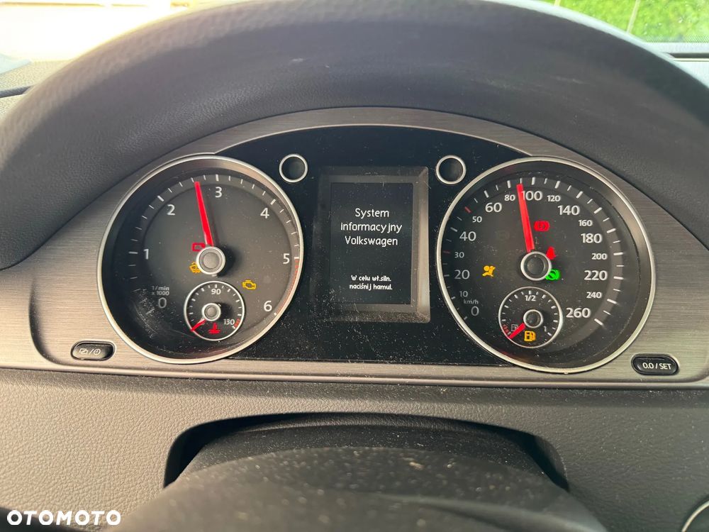 Volkswagen Passat - 8