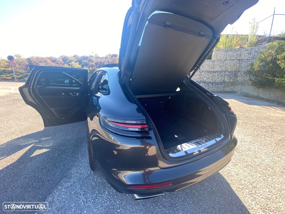 Porsche Panamera Sport Turismo 4 E-Hybrid - 16