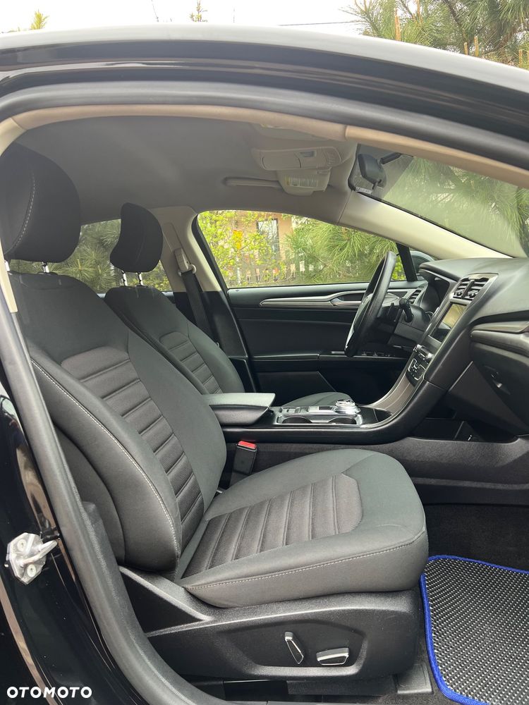 Ford Fusion - 7
