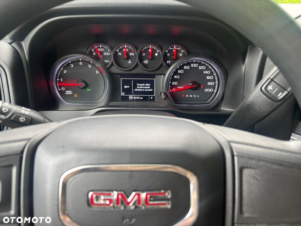GMC Sierra - 13