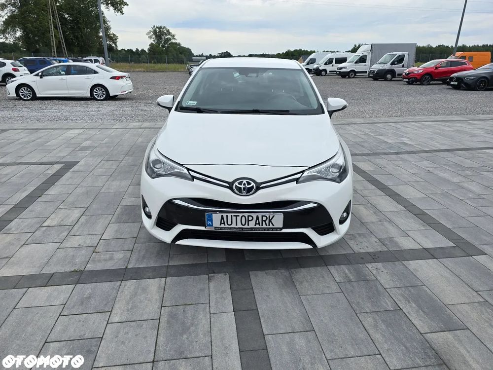 Toyota Avensis 2.0 D-4D Premium - 4