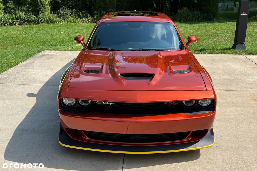 Dodge Challenger - 2
