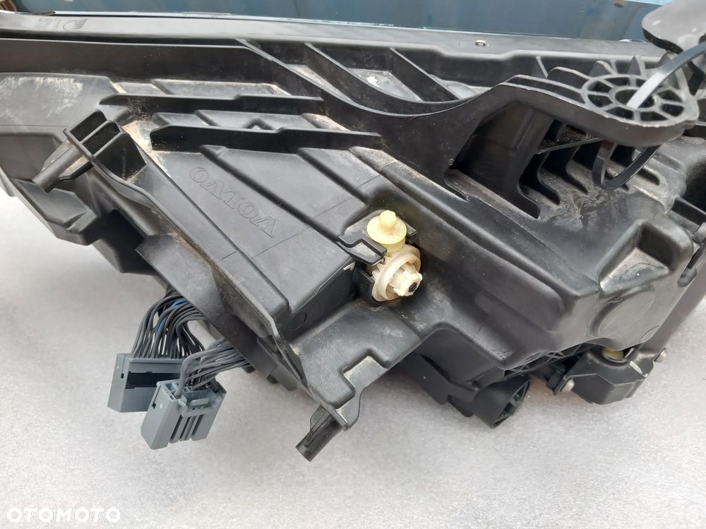 Lampa VOLVO V60 S60 przód/przednia prawa OE AECY6 - 10