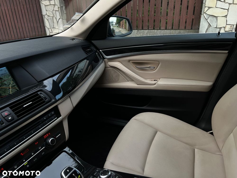 BMW Seria 5 520d Luxury Line - 16