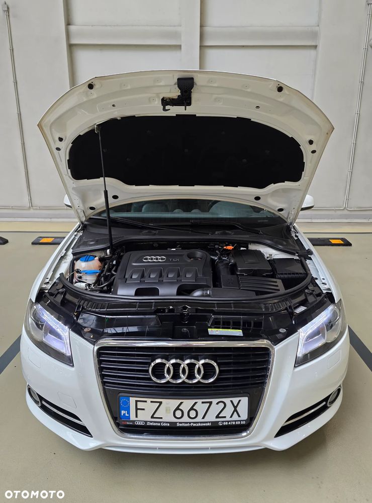 Audi A3 Cabrio 2.0 TDI DPF S tronic S Line Sportpaket (plus) - 4