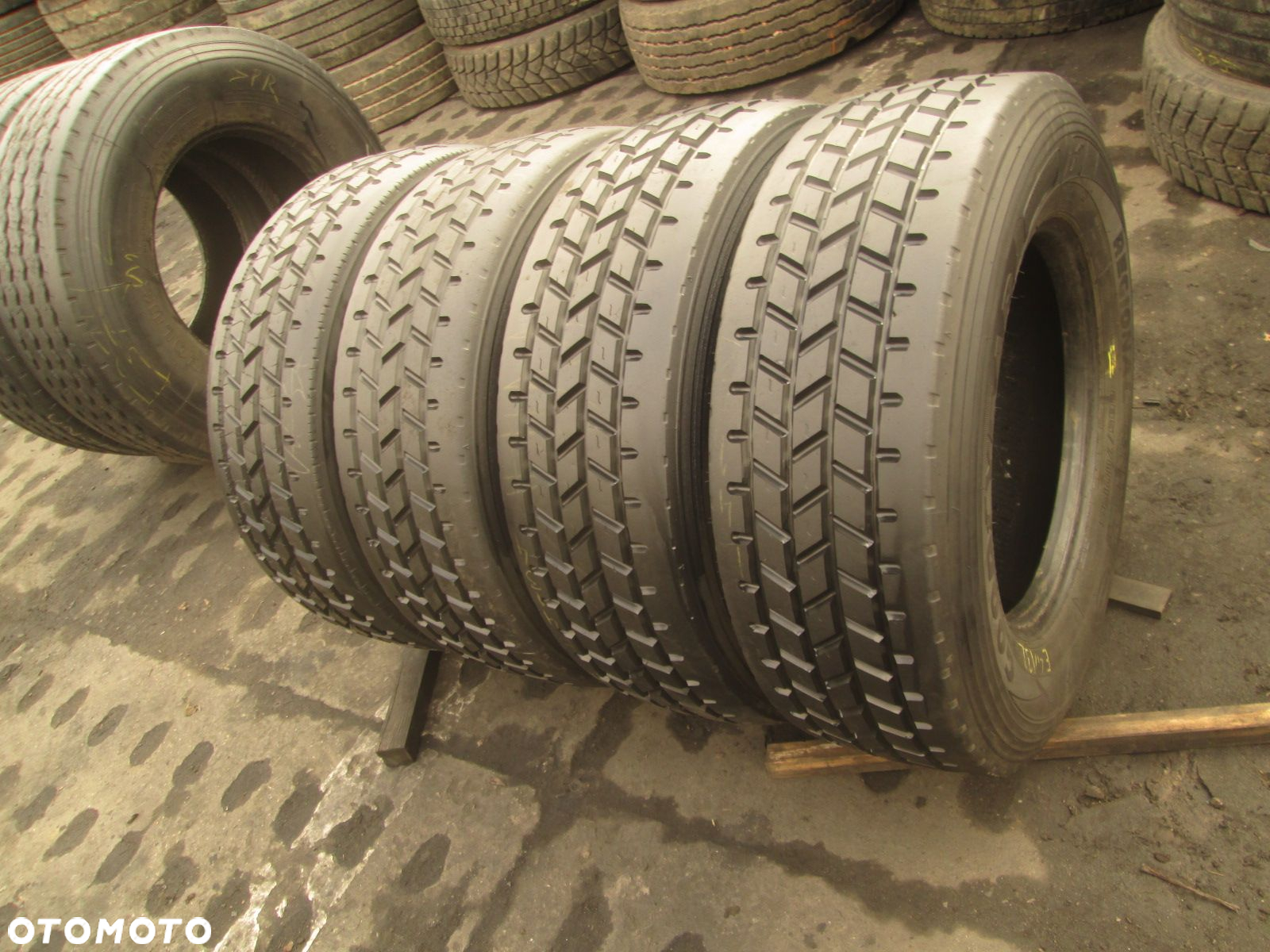 Opony ciężarowe 285/70R19.5 Bieżnikowana WZÓR CONTINENTAL. Opony ciężarowe - 4