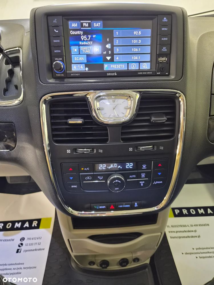 Chrysler Town & Country 3.6 Limited - 25