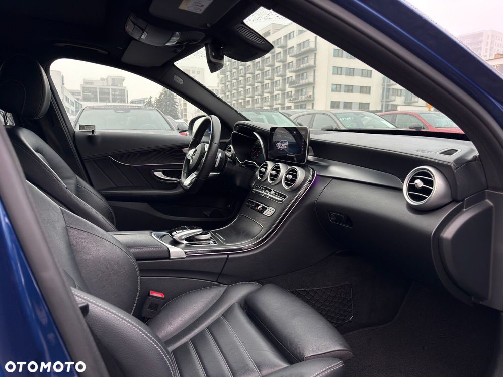 Mercedes-Benz Klasa C 200 4MATIC 9G-TRONIC - 25