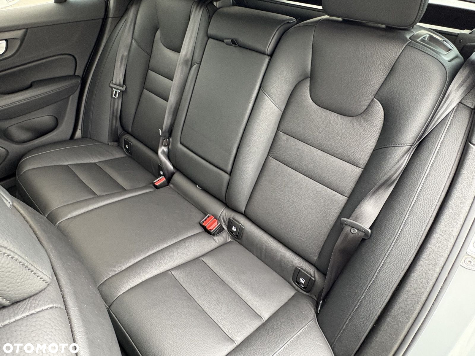Volvo V60 Cross Country - 28
