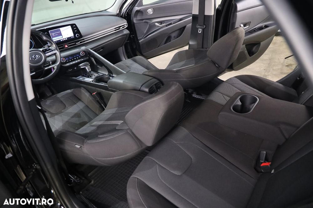 Hyundai Elantra - 7